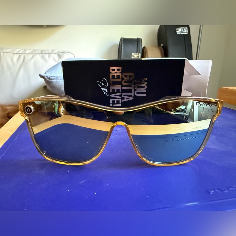 Prime Blenders Gold sunglasses